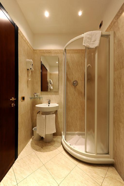 Hotel City Legnano Szoba fotó