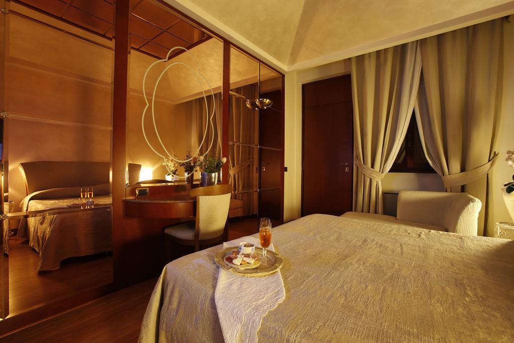 Hotel City Legnano Szoba fotó